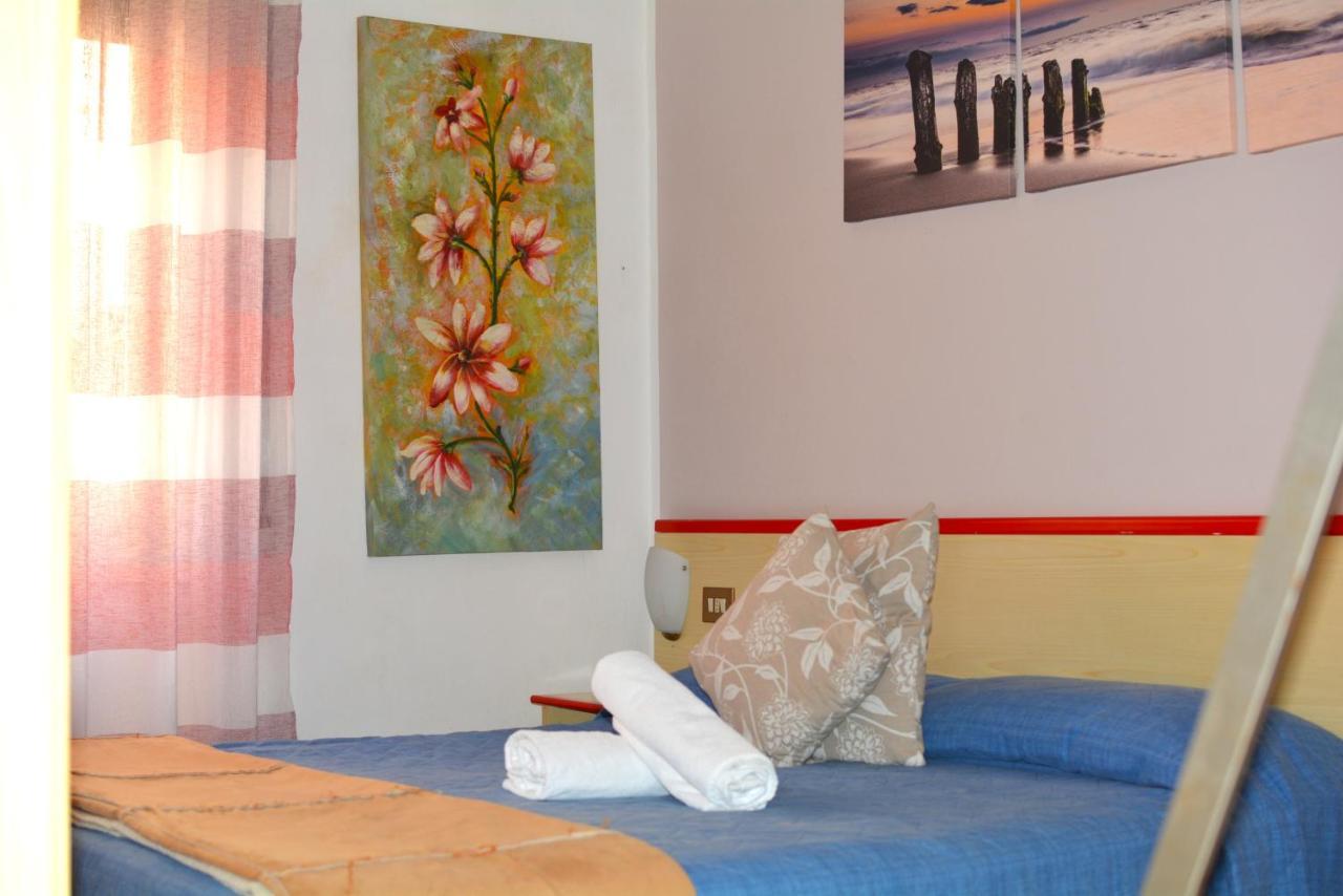 Hotel La Madunina Вараце Екстериор снимка