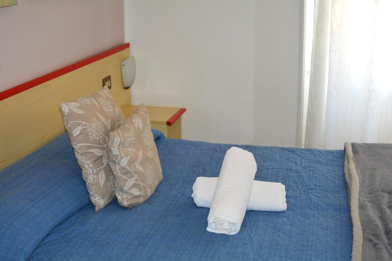 Hotel La Madunina Вараце Екстериор снимка